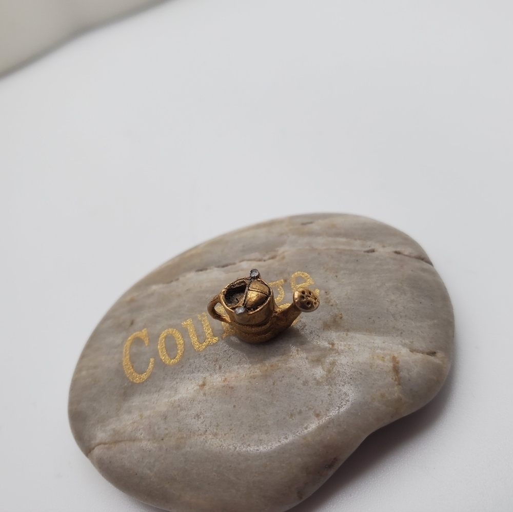Gokd plated mini water can charm - Picture 2 of 3